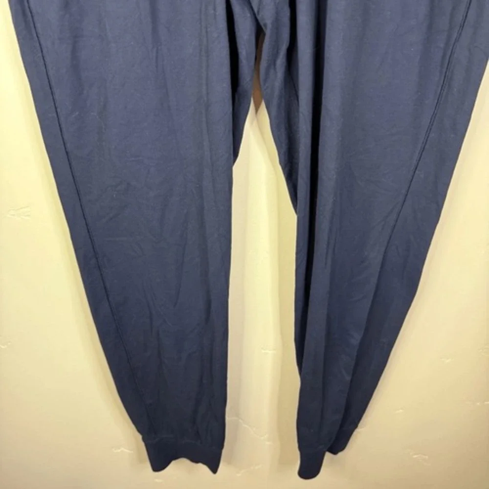 Lululemon On the Fly Jogger Size 8 Womens Black‎ 29